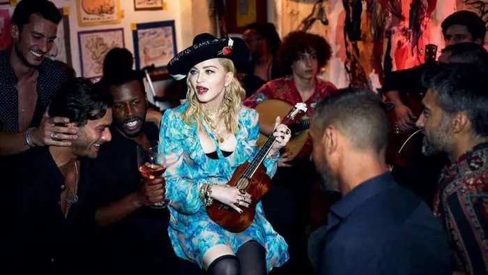 Madonna playing at Bar Tejo