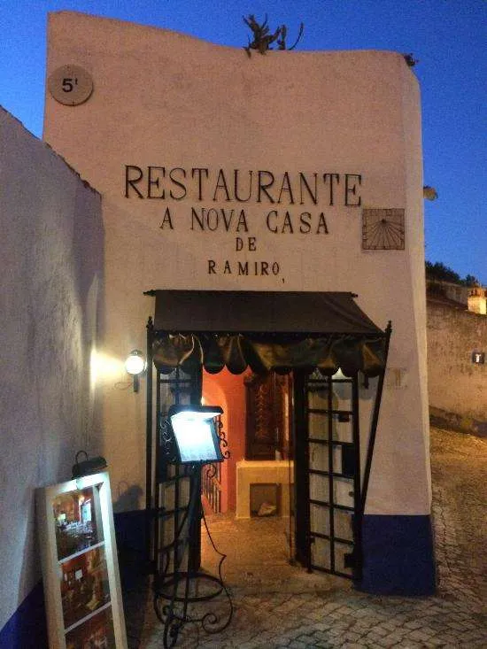 The entrance to A Nova Casa de Ramiro